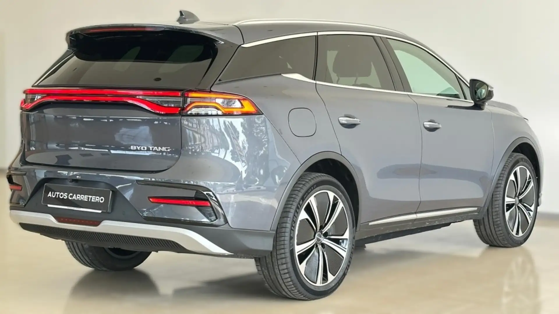 BYD Tang Flagship Gris - 2