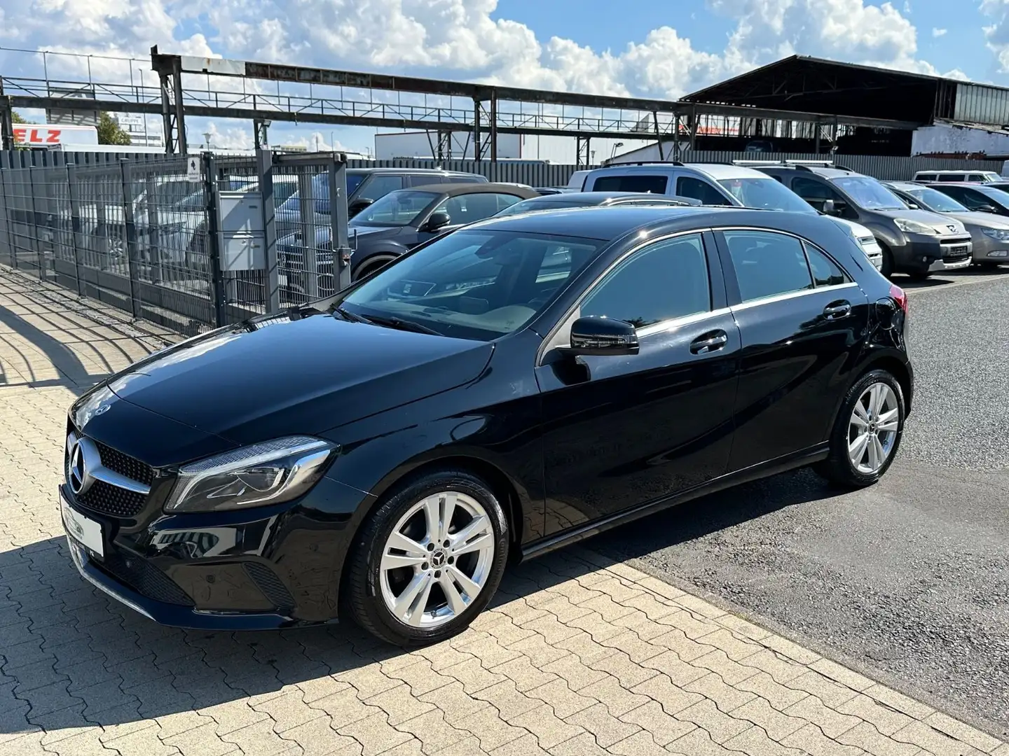 Mercedes-Benz A 180 d BlueEfficiency 7G-DCT RFK/ Sitzheizung Schwarz - 1
