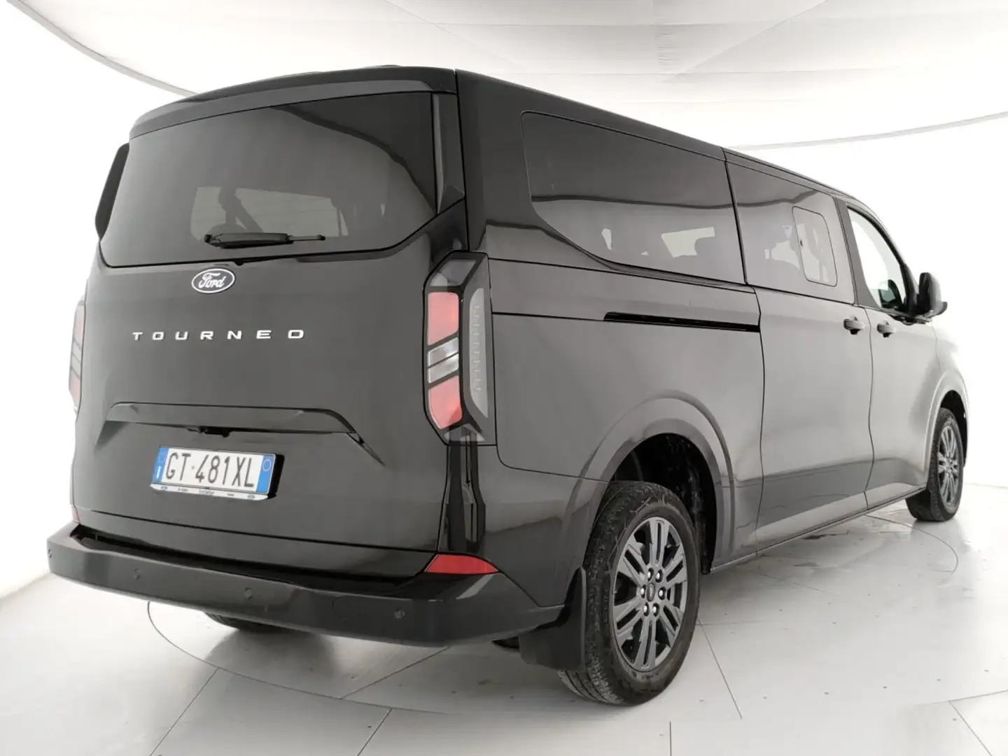 Ford Tourneo Custom 320 2.0 EcoBlue 150CV PL Titanium Nero - 2
