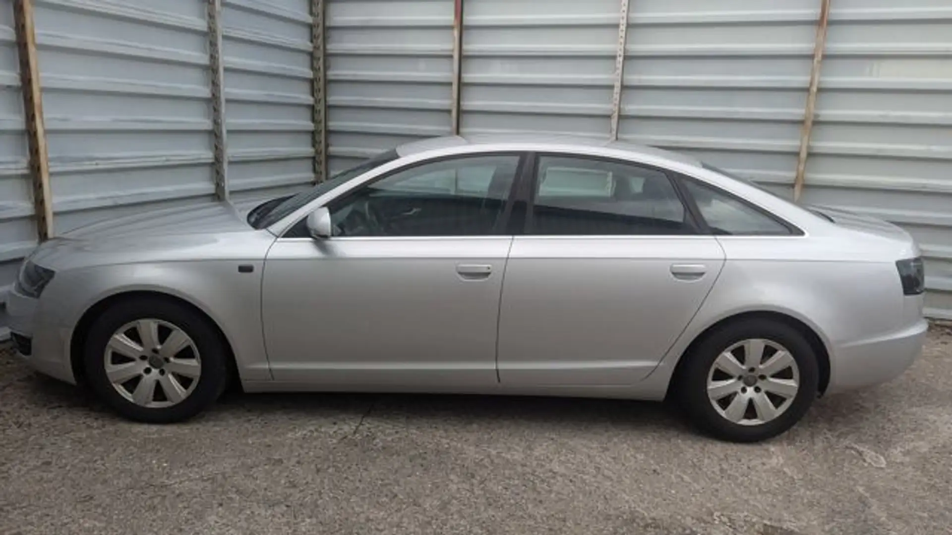 Audi A6 Limousine 2.4*Automatik*2 Hand* Silber - 2