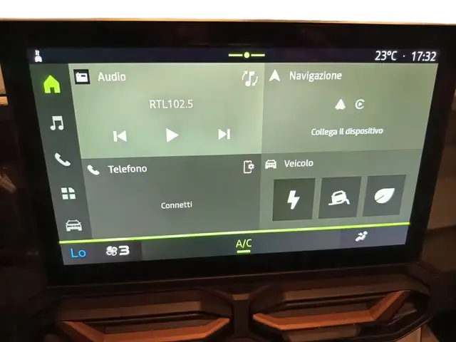 Dacia Duster view 12