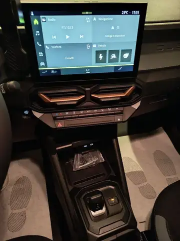 Dacia Duster view 9
