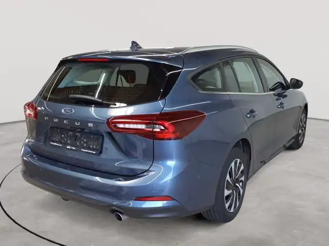 Ford Focus view 4