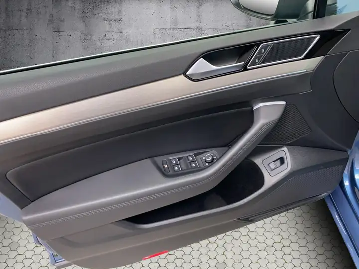 Volkswagen Passat Variant 2.0 TSI Highline DSG nur an Gewerbe/ Export – Foto 15