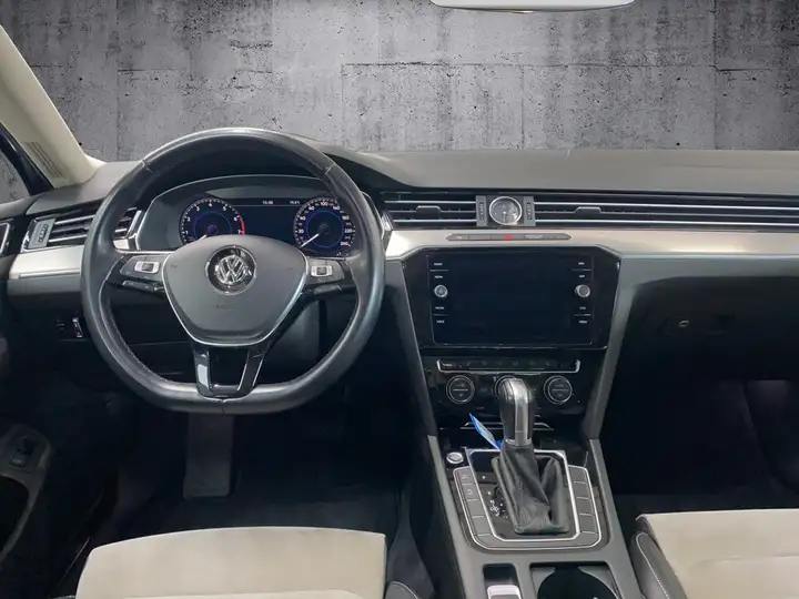 Volkswagen Passat Variant 2.0 TSI Highline DSG nur an Gewerbe/ Export – Foto 18