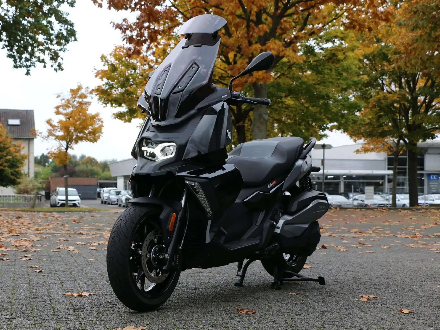BMW C 400 X mit geringer Laufleistung // 12 Monate G Schwarz - 1
