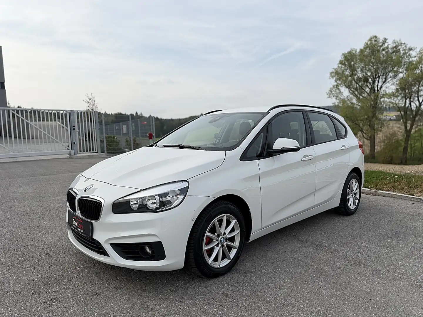 BMW 214 d Active Tourer *OAMTC*PICKERL*PDC*TEMPOMAT* Weiß - 2