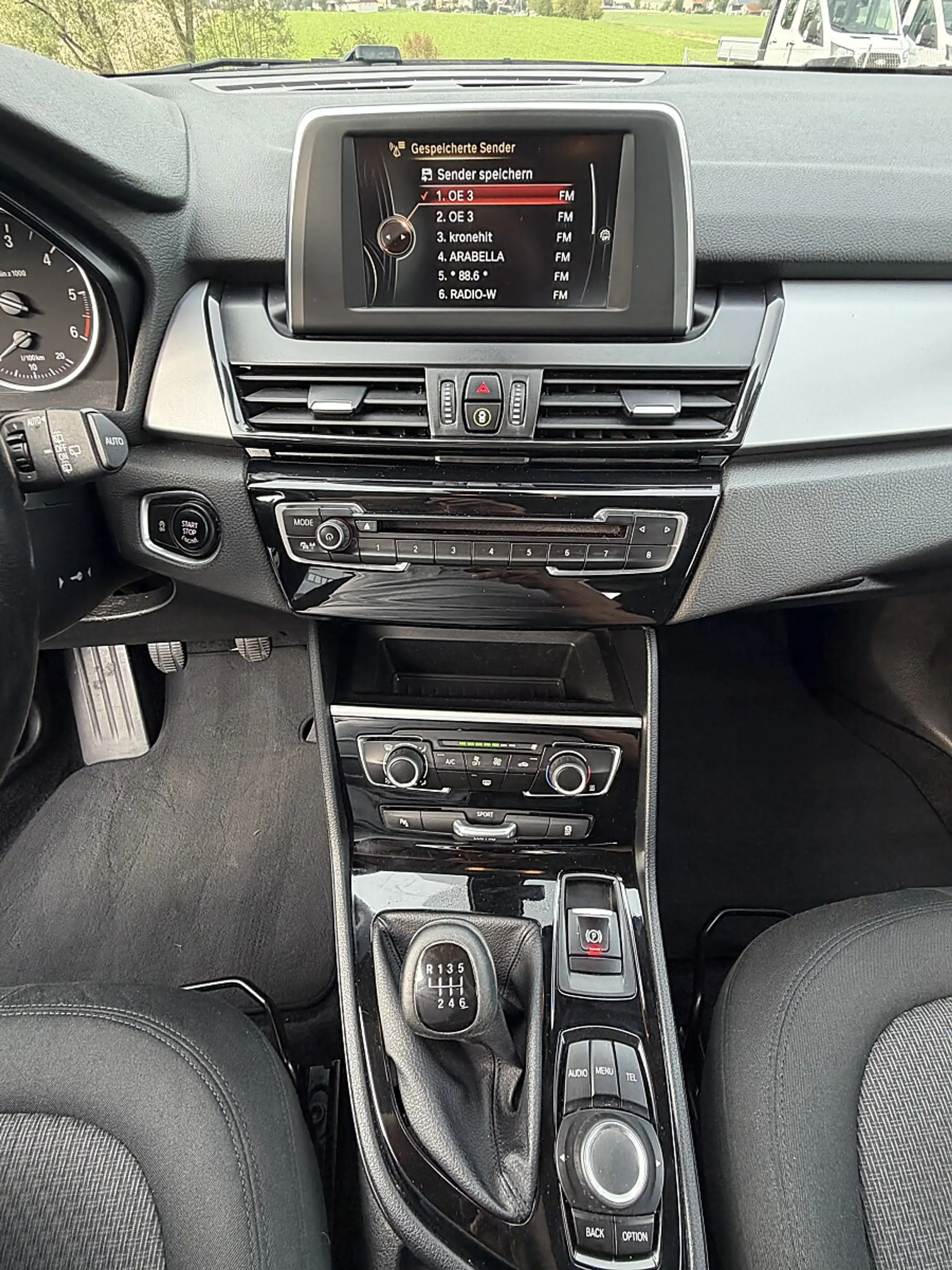 BMW 214 d Active Tourer *OAMTC*PICKERL*PDC*TEMPOMAT* — photo 15