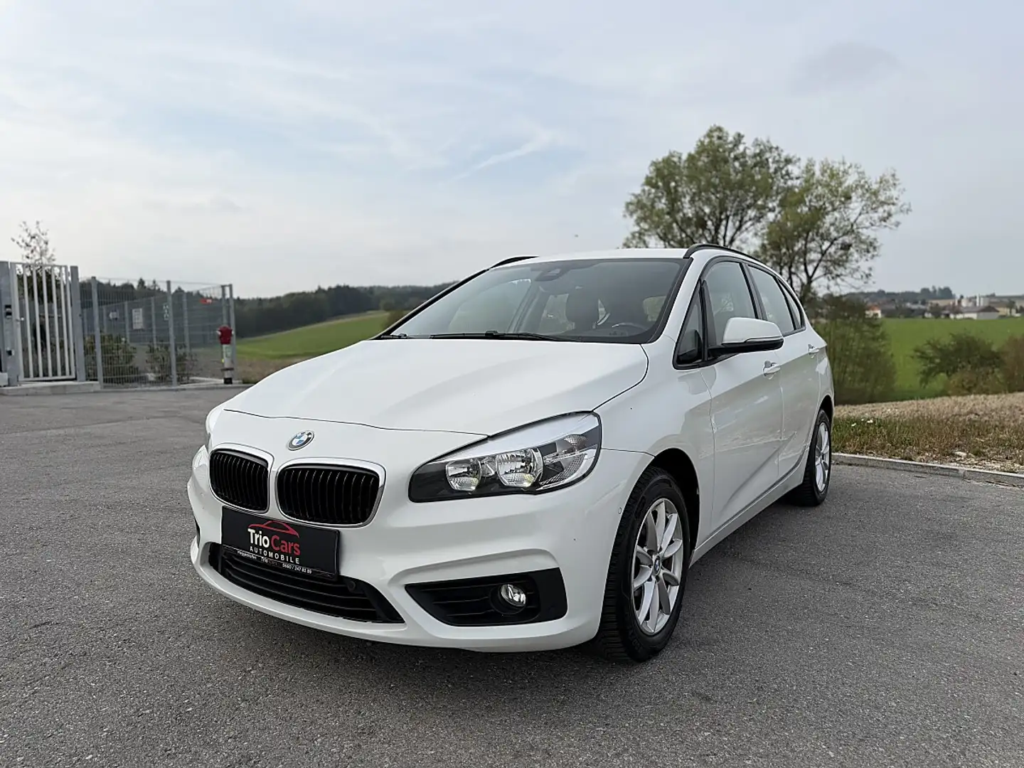 BMW 214 d Active Tourer *OAMTC*PICKERL*PDC*TEMPOMAT* Weiß - 1