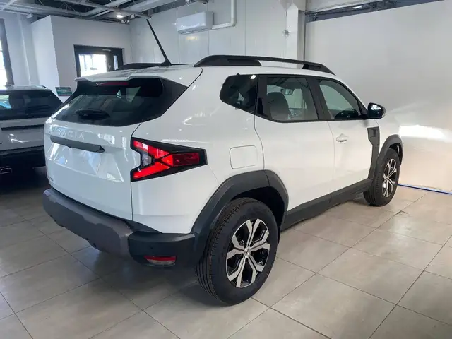 Dacia Duster view 4