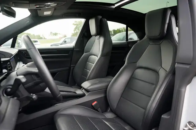 Porsche Macan view 7