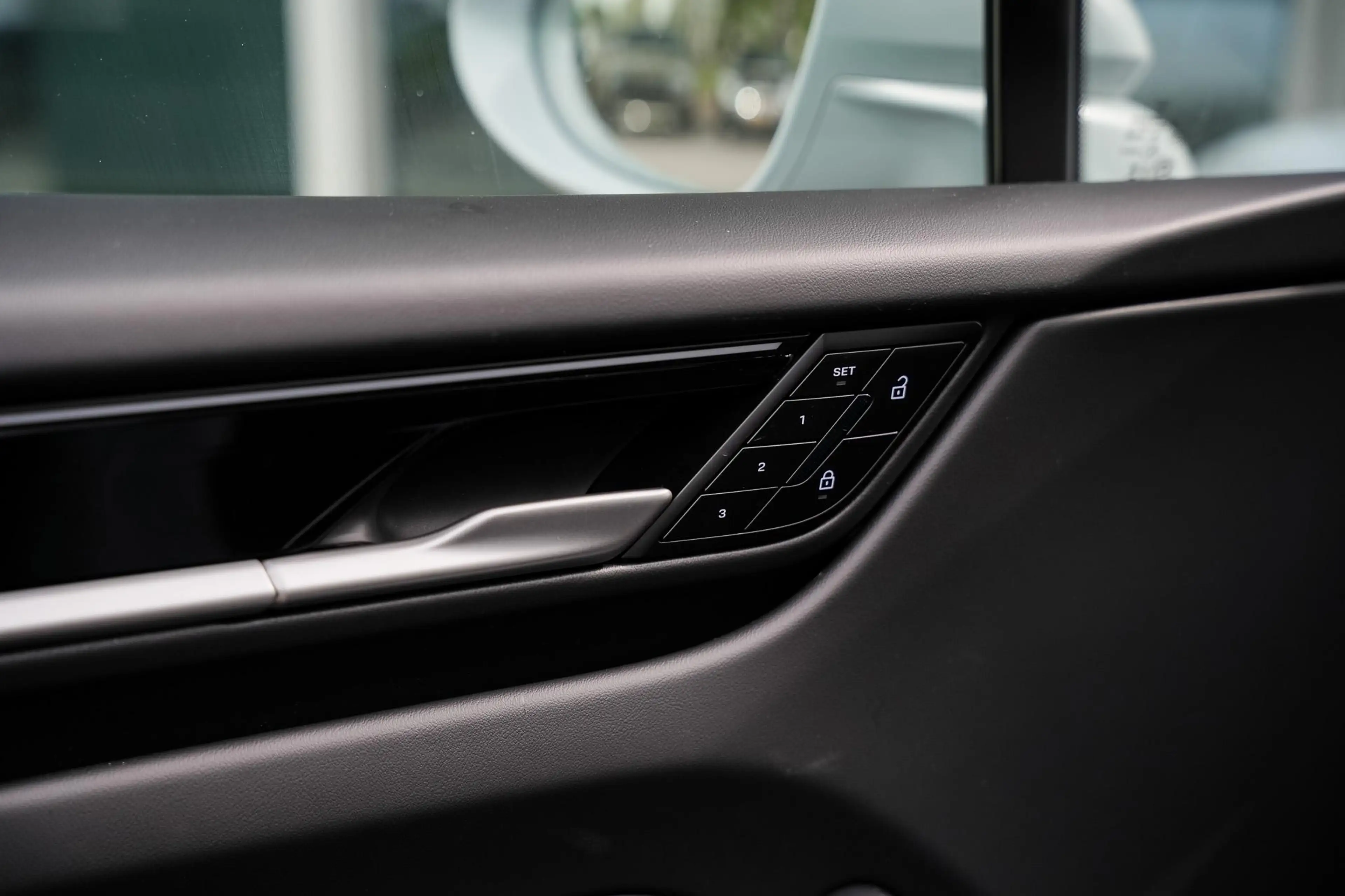Porsche Macan 4 100 kWh l Luchtvering l InnoDrive l Panoramadak — photo 11