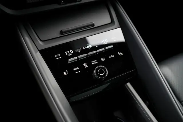 Porsche Macan view 27
