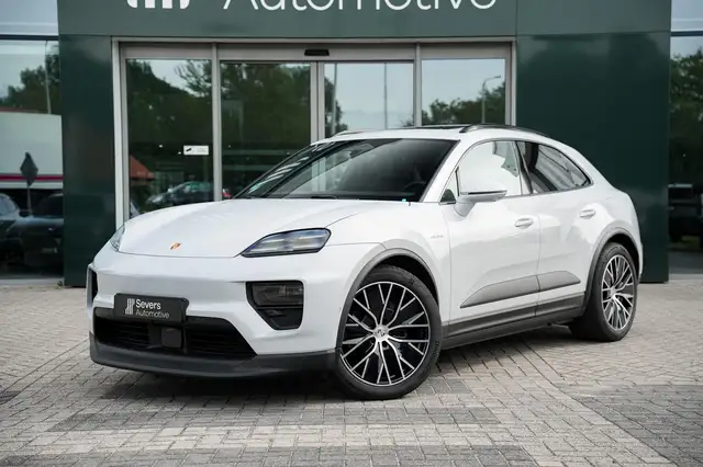 Porsche Macan view 2