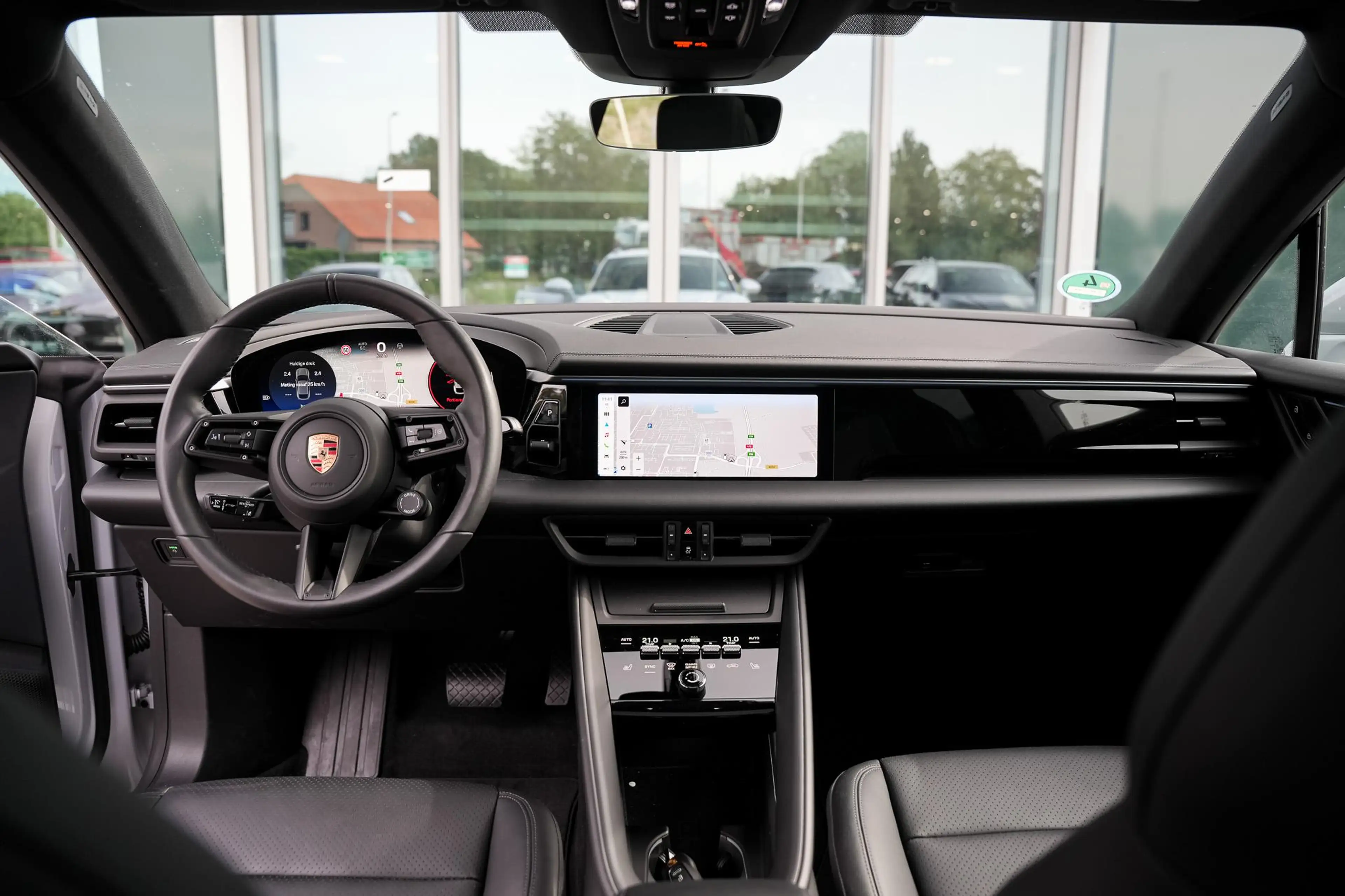 Porsche Macan 4 100 kWh l Luchtvering l InnoDrive l Panoramadak — photo 8