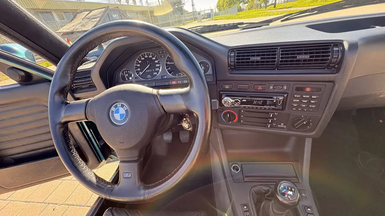 BMW 325i, foto 12