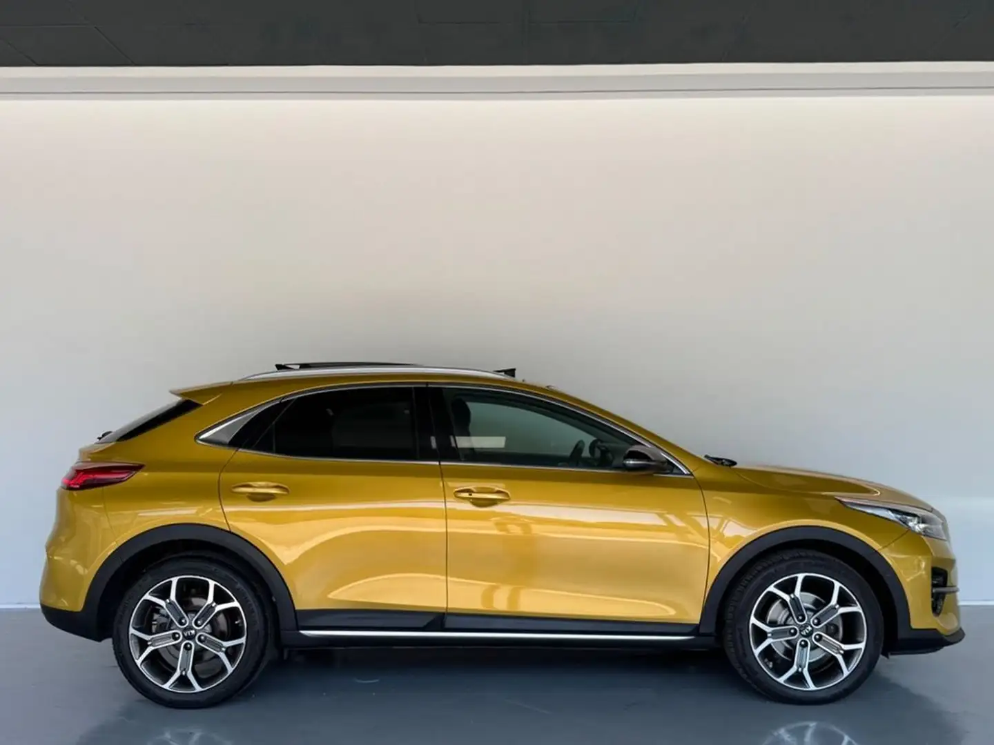 Kia XCeed 1.6 MHEV Tech 100kW 136CV DCT Amarillo - 1