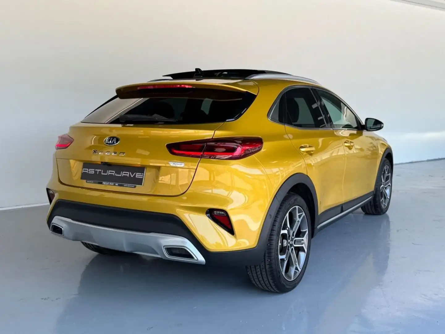 Kia XCeed 1.6 MHEV Tech 100kW 136CV DCT Amarillo - 2