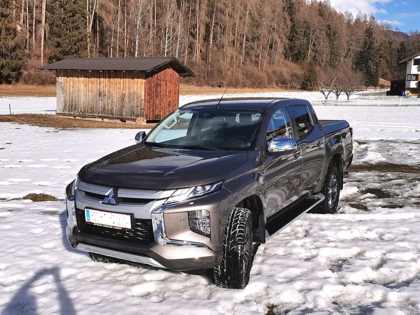 Mitsubishi L200 L200 DK Di-D 2,2 4WD AT Braun - 2