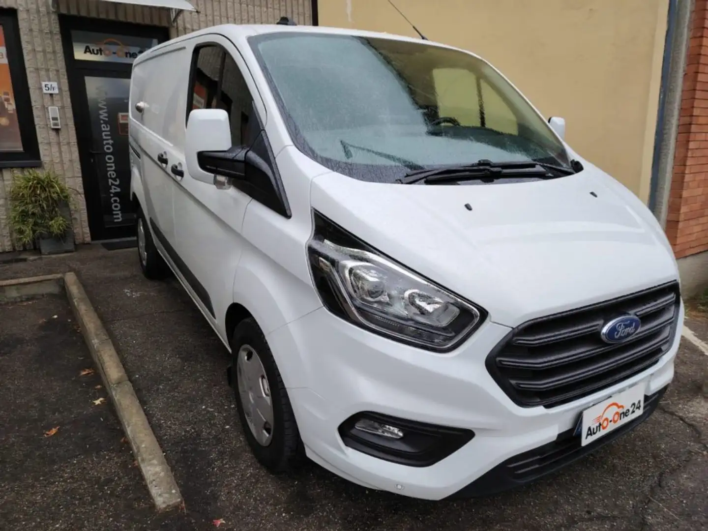 Ford Transit Custom 280 2.0 EcoBlue 130 aut. PC Titanium IVA INCLUSA Bianco - 2