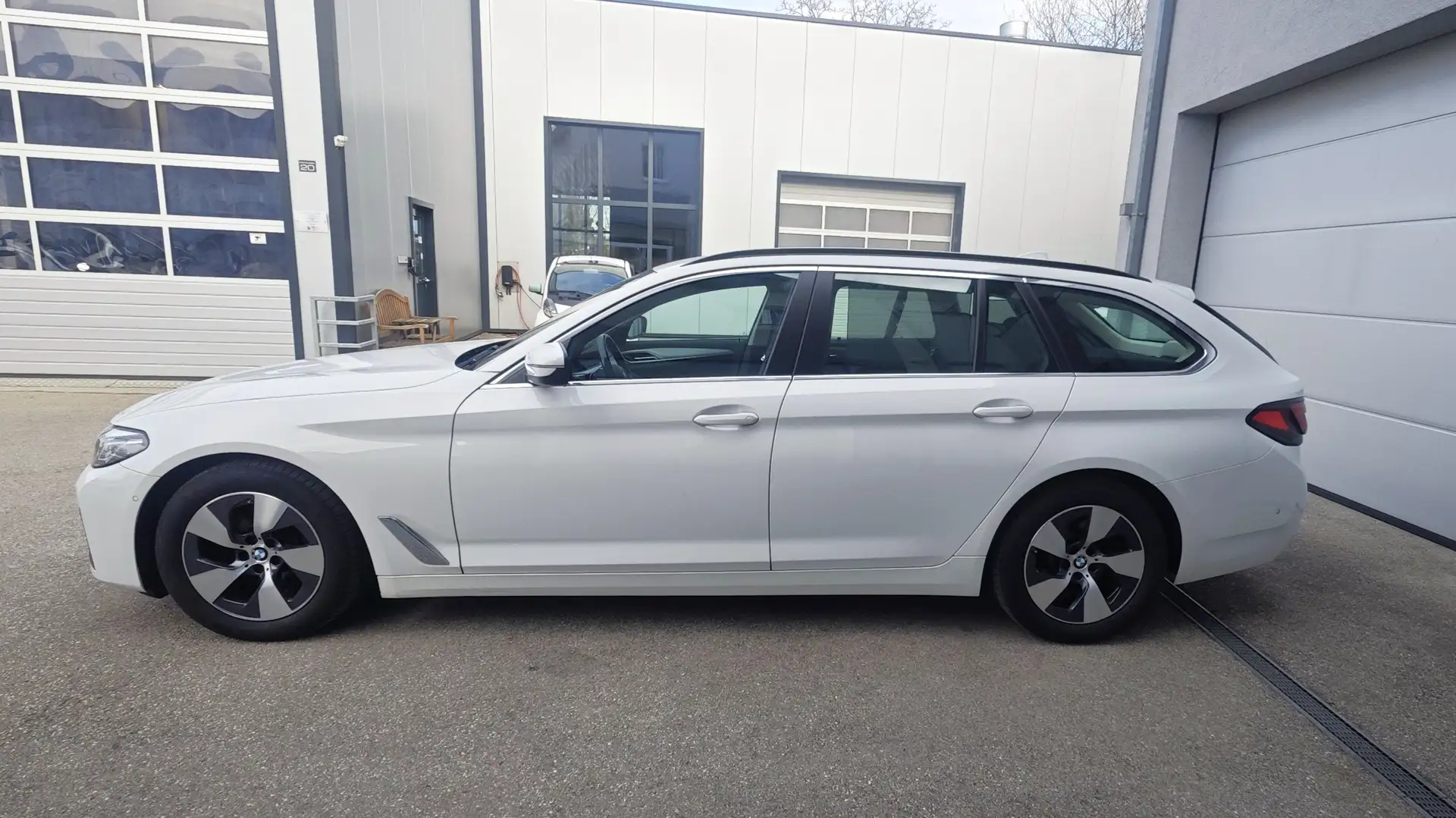 BMW 520 d Touring Automatik, 1 Besitzer, NP € 71.581,- Weiß - 2
