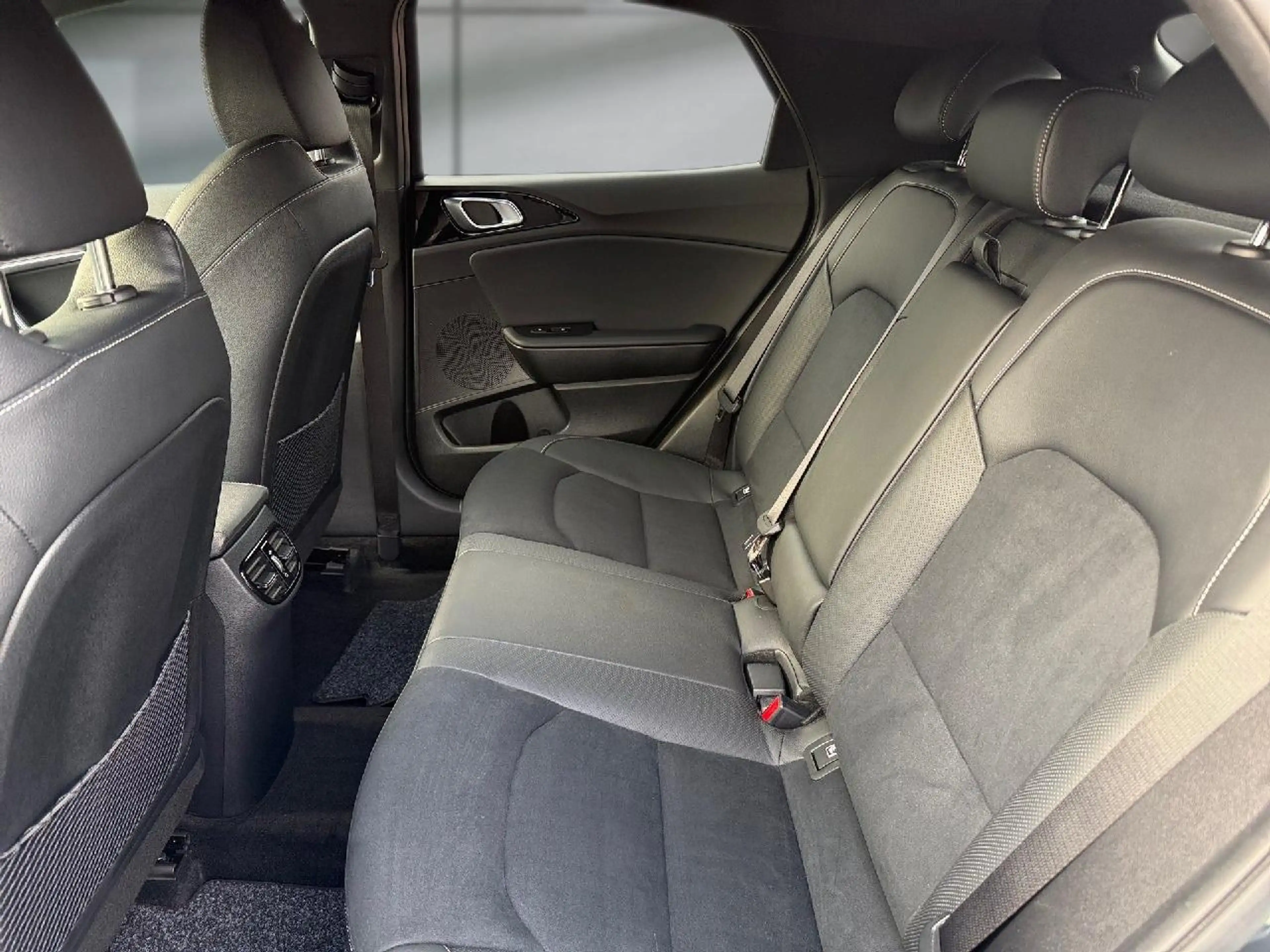 Kia XCeed Black Xdition — photo 15