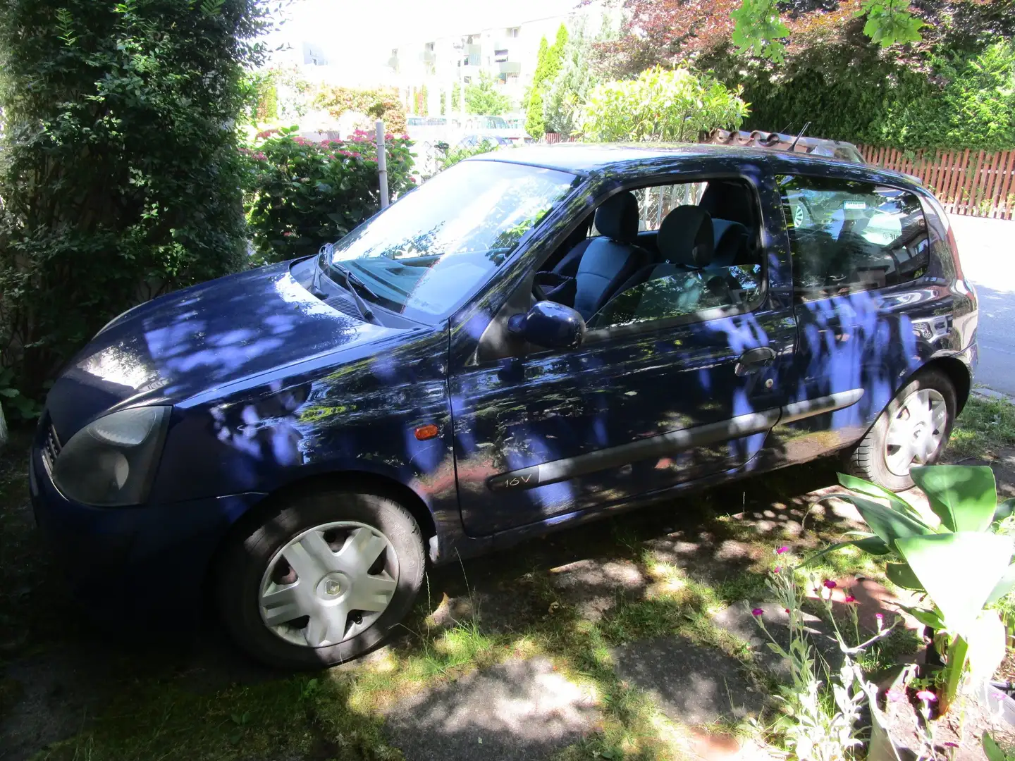 Renault Clio Clio 1.2 16v Blue Sensation Bleu - 1