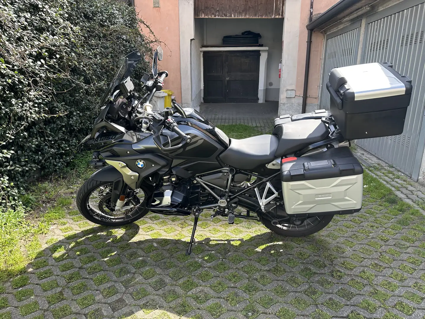 BMW R 1250 GS Triple Black - Ultimate Edition - 1
