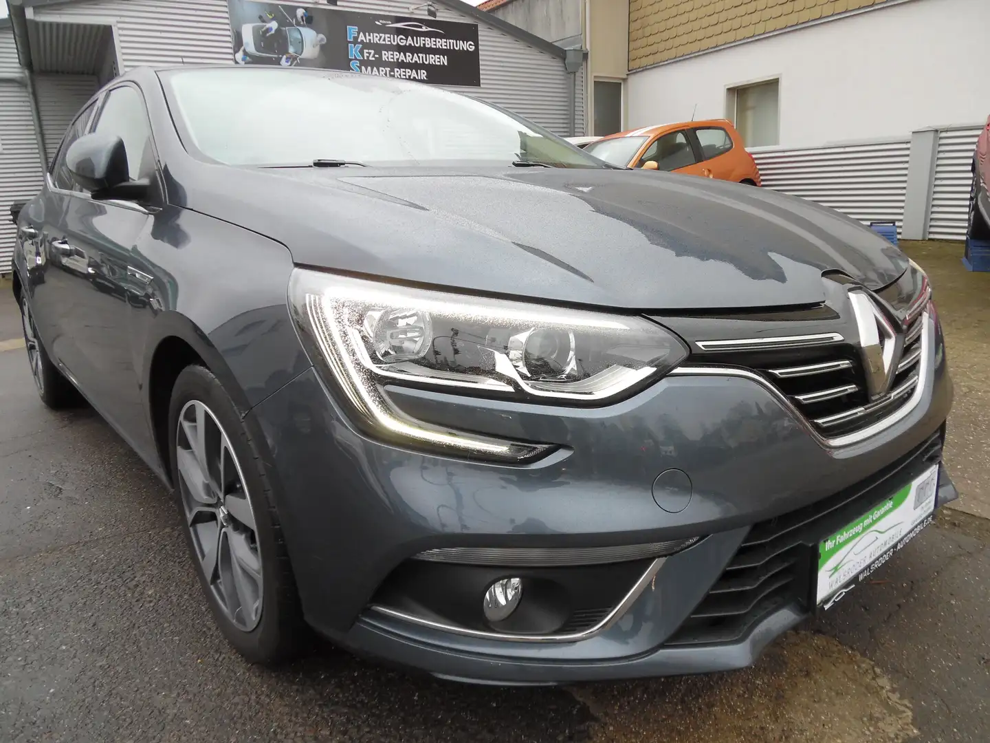 Renault Megane *BOSE-Edition*Navi*Komfort-Paket*Touchscreen* Grau - 2
