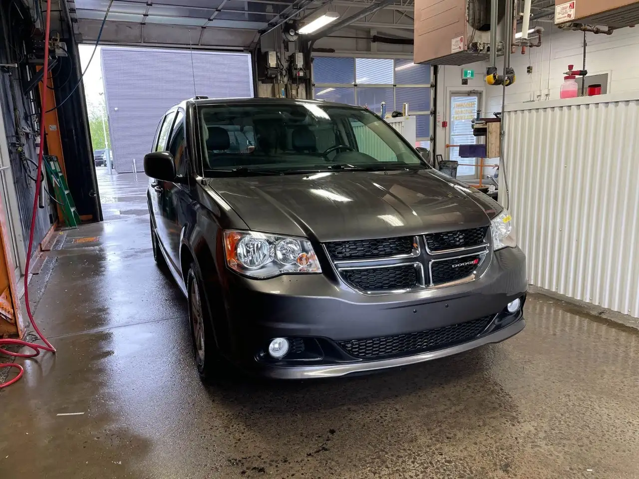 Dodge Grand Caravan снимка Dodge Grand Caravan