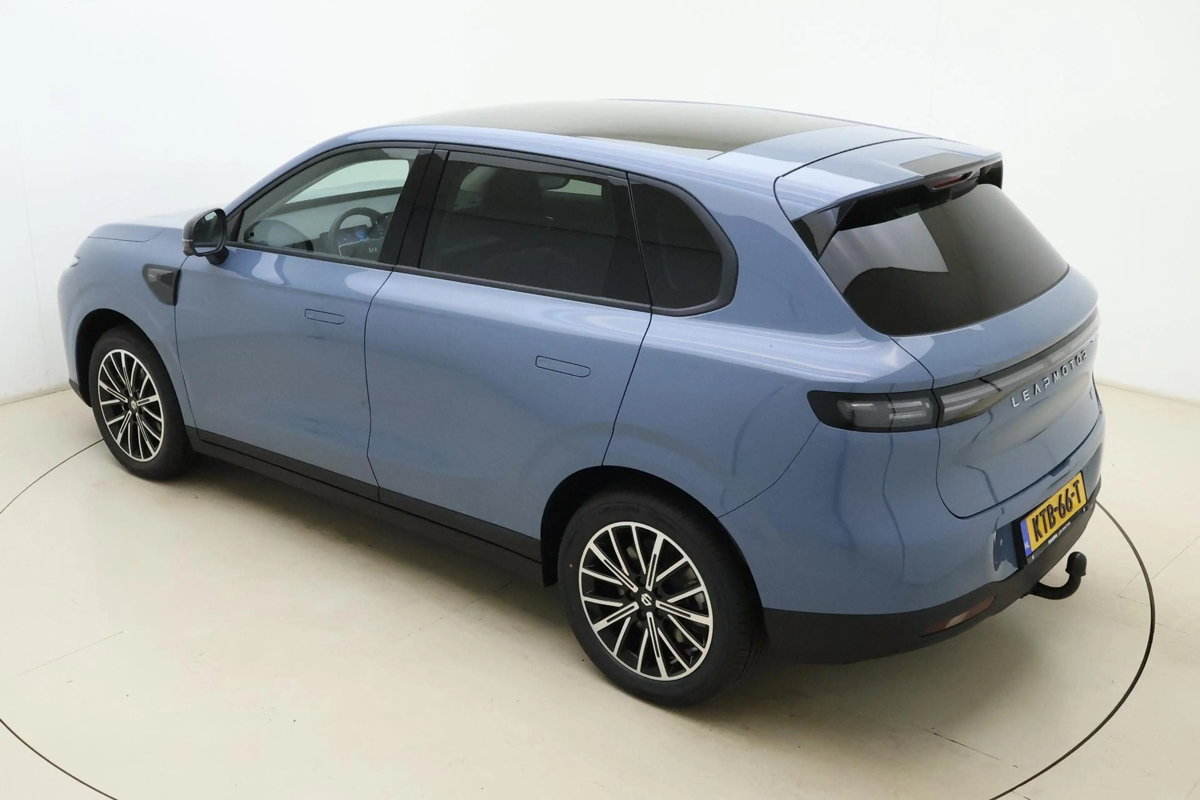Leapmotor B10 Life ProMax 67.1 kWh l WLTP 434km | 750kg trekgewi — photo 4