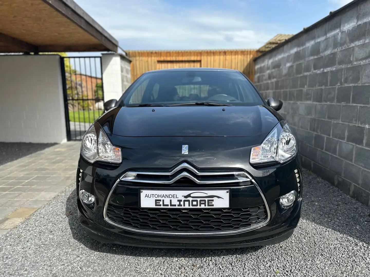 DS Automobiles DS 3 1.2i PureTech Chic Led Airco BT Pdc 44000km Zwart - 2