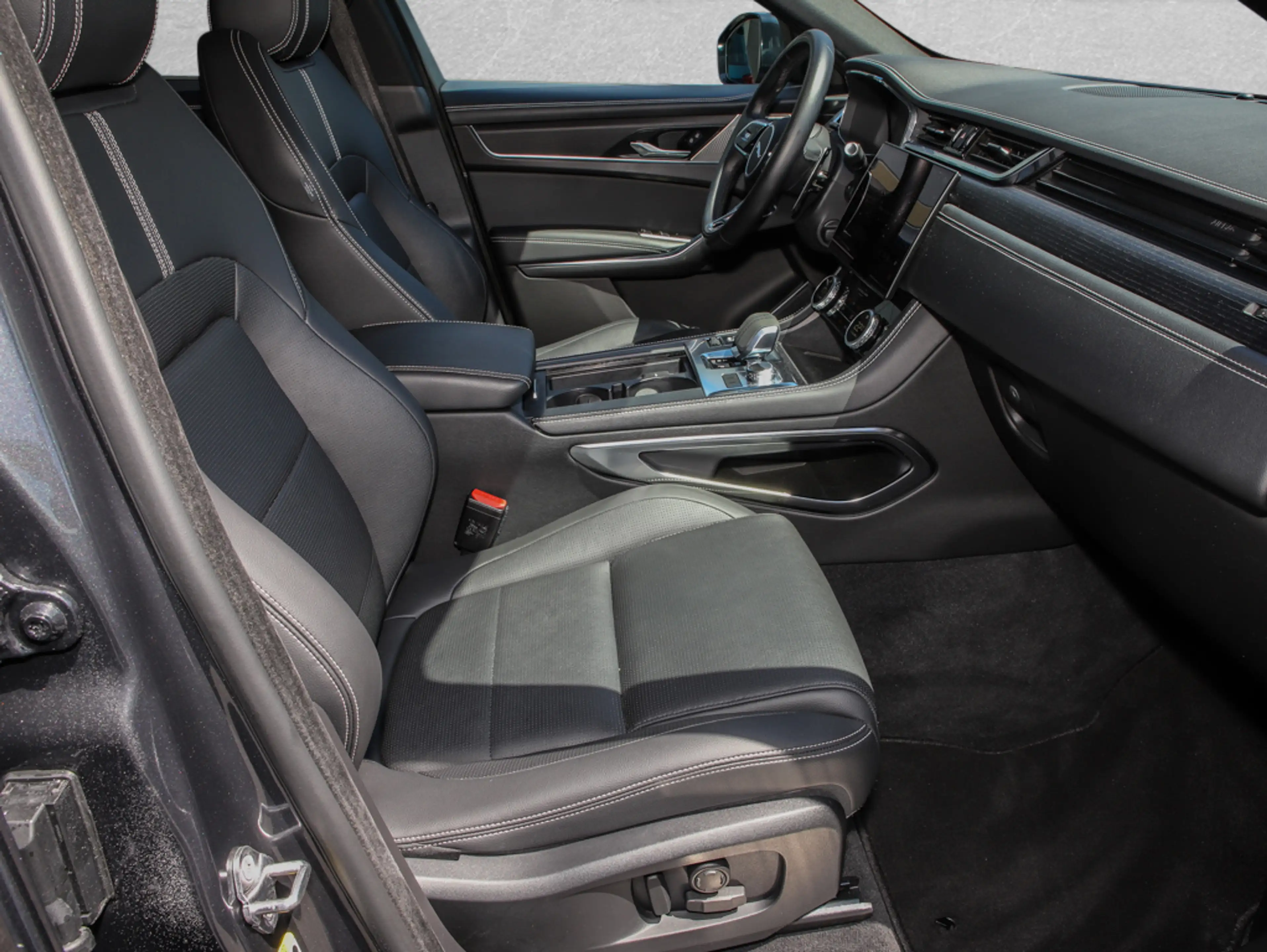 Jaguar F-Pace D200 R-Dynamic SE 21Zoll elek.AHK Fahrass. — photo 3