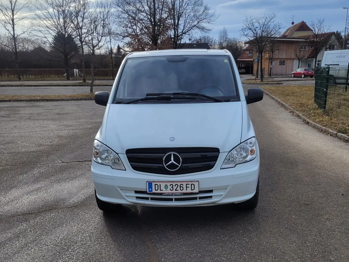 Mercedes-Benz Vito Vito 113 CDI BlueEfficiency extralang Allrad Aut. Weiß - 1