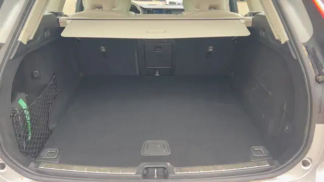Volvo XC60 view 12
