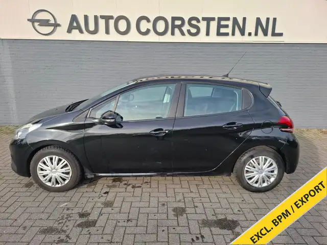 Peugeot 208 view 4