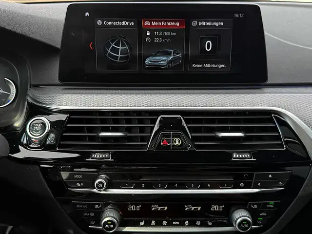 BMW 5 Series view 15