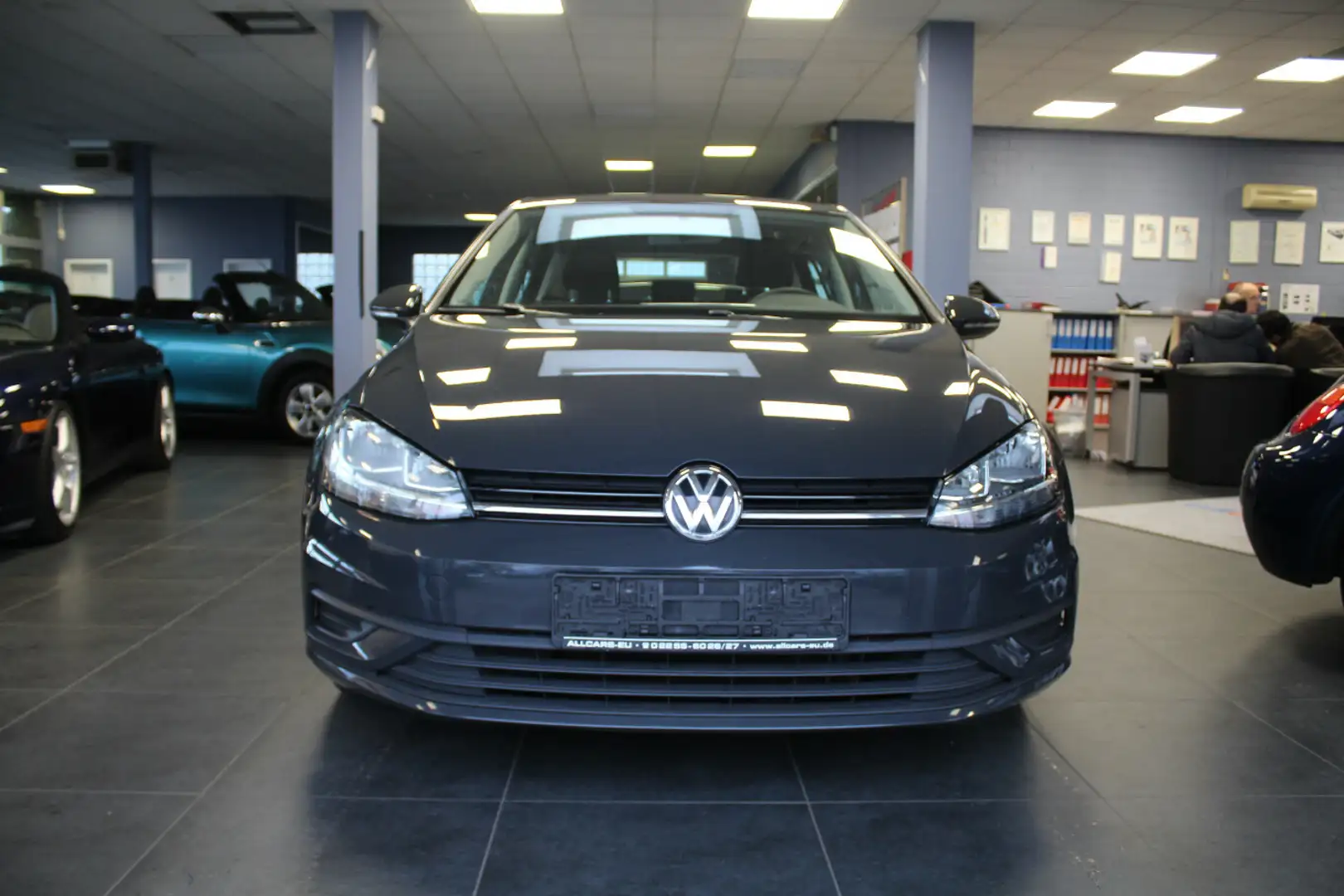 Volkswagen Golf 1.0 TSI OPF Trendline Grijs - 2
