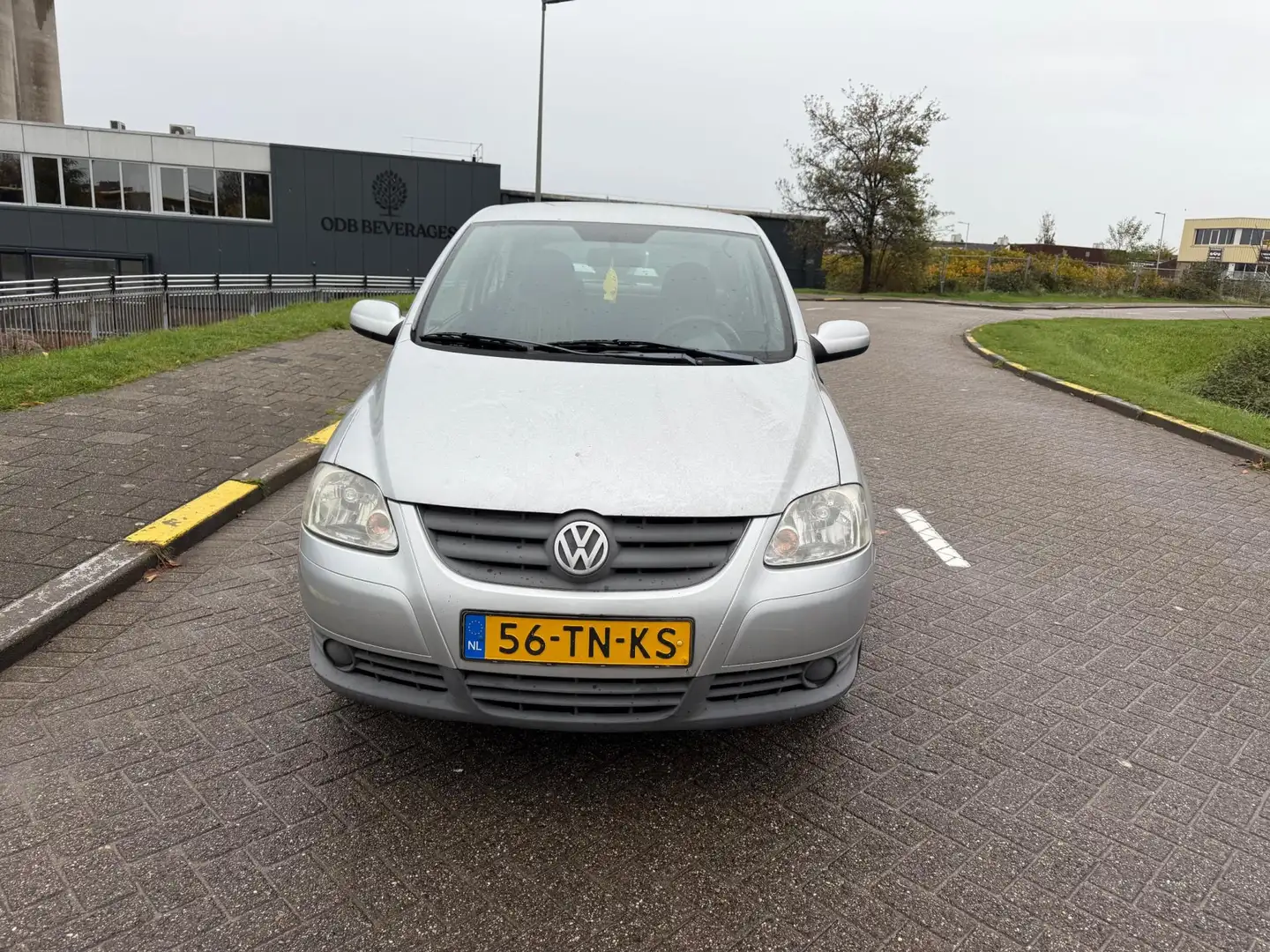 Volkswagen Fox 1.2 Trendline Gris - 2