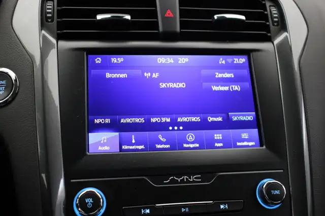 Ford Mondeo view 27