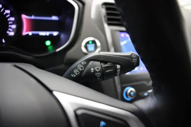 Ford Mondeo view 24
