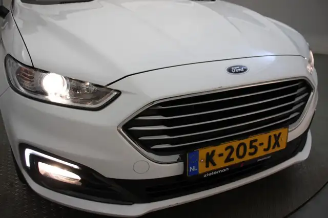 Ford Mondeo view 30