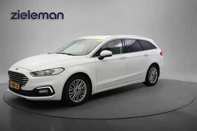 Ford Mondeo view 18