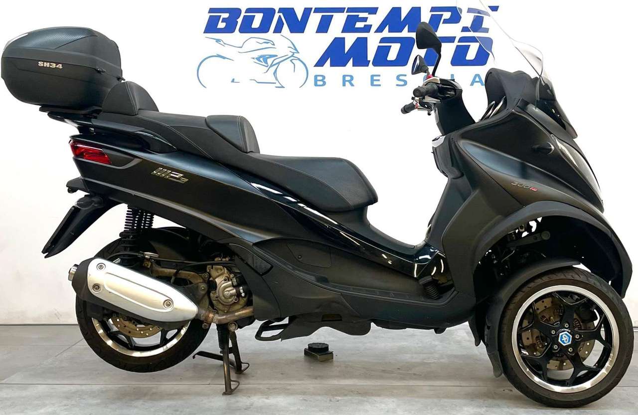 Piaggio MP3 300