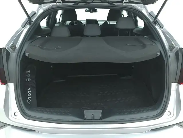 Toyota C-HR view 14
