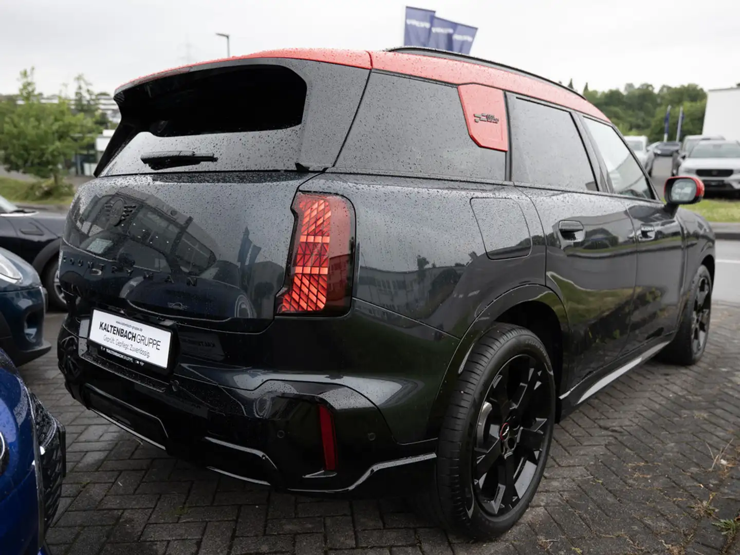 MINI John Cooper Works Countryman Grau - 2