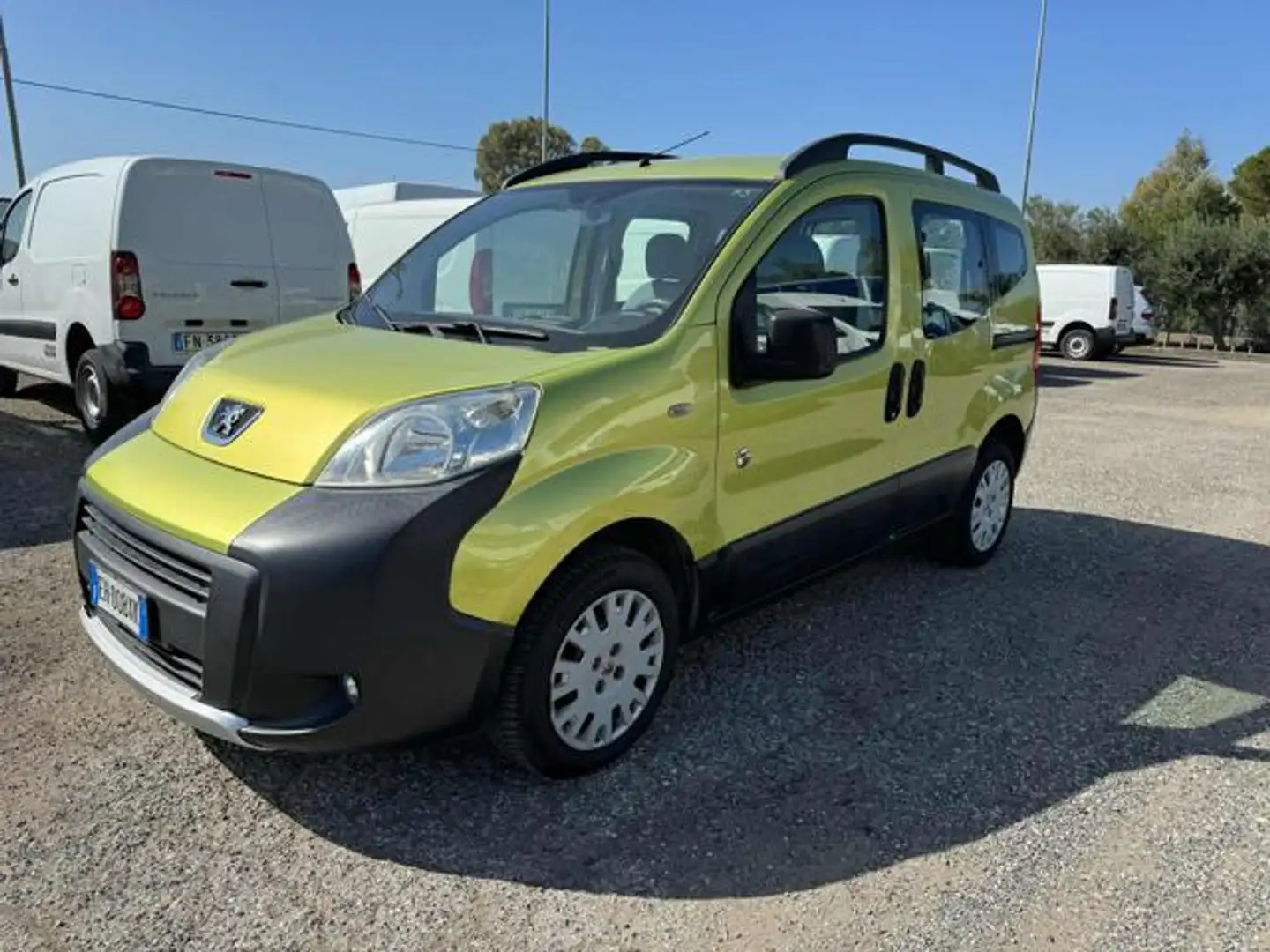 Peugeot Bipper Tepee 1.3 HDi 75 FAP Stop&Start Outdoor Verde - 2