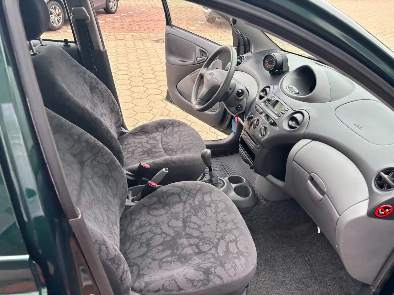 Toyota Yaris 1,3*3.HAND*KLIMA*SCHIEBEDACH*SERVO* HU NEU, foto 12