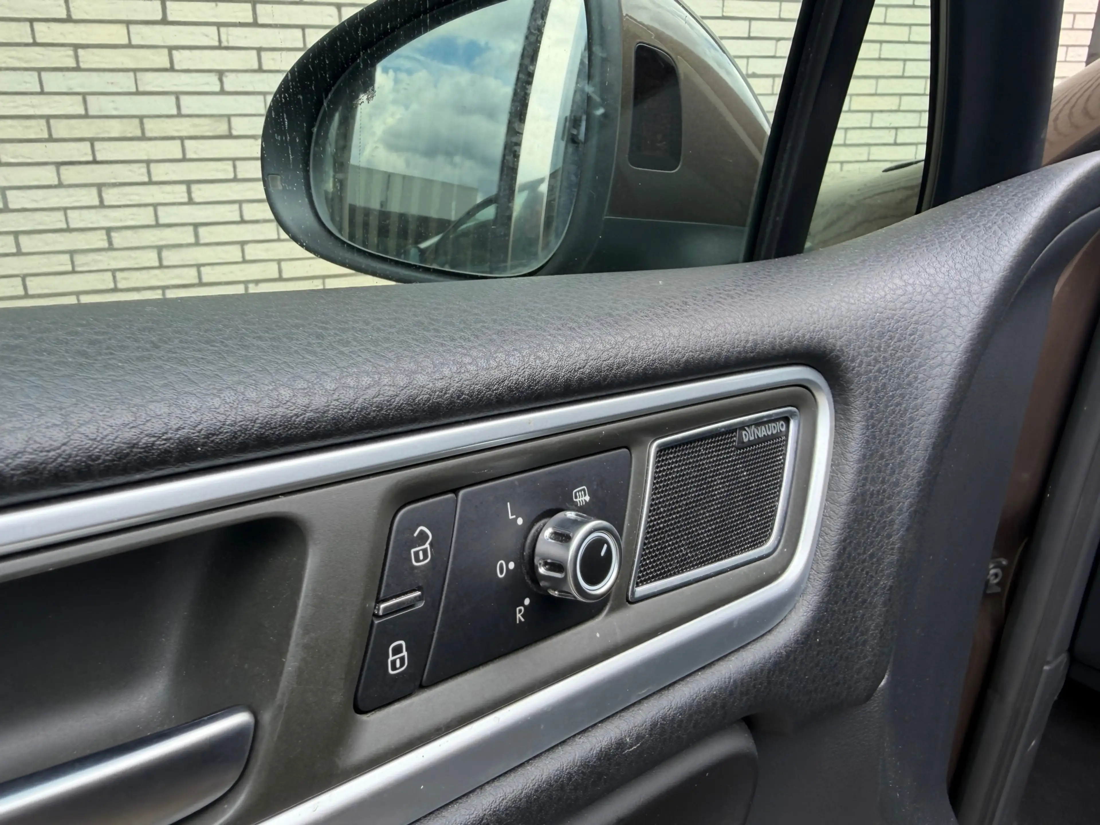 Volkswagen Touareg 3.0 TSI Hybrid Highline — photo 12
