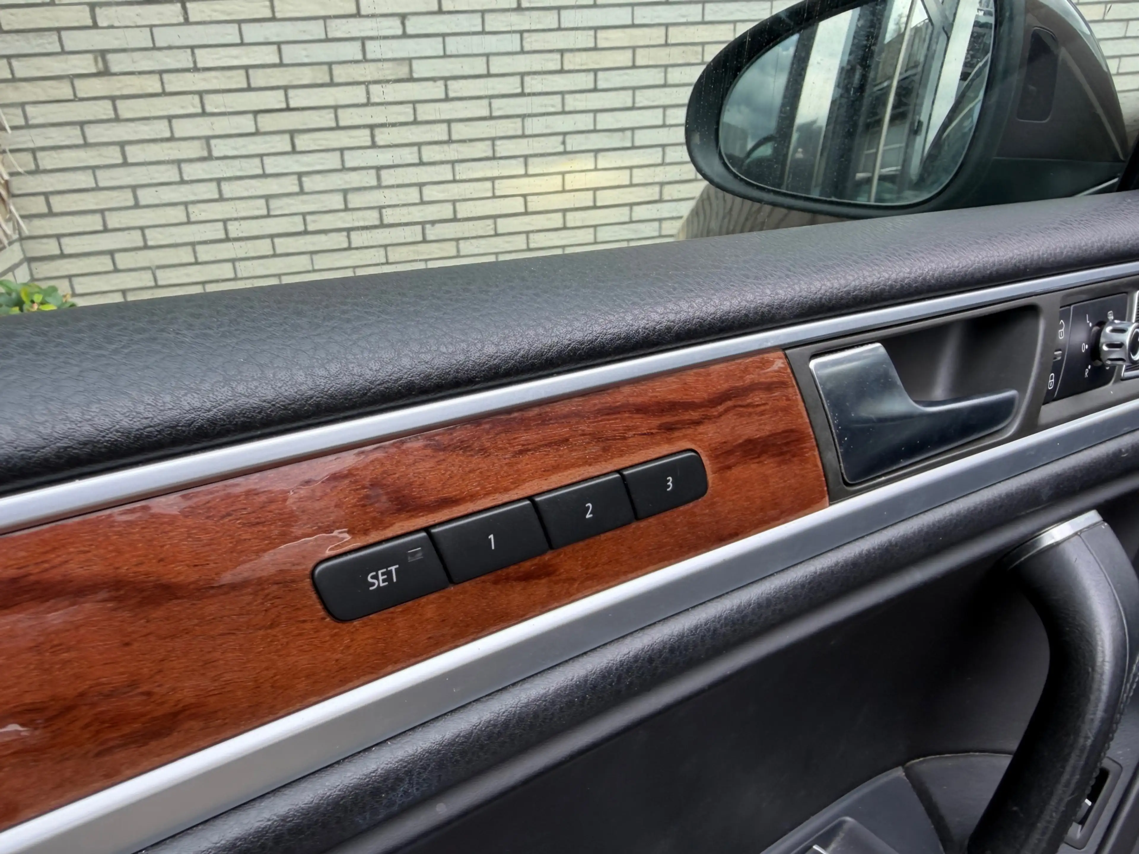 Volkswagen Touareg 3.0 TSI Hybrid Highline — photo 11